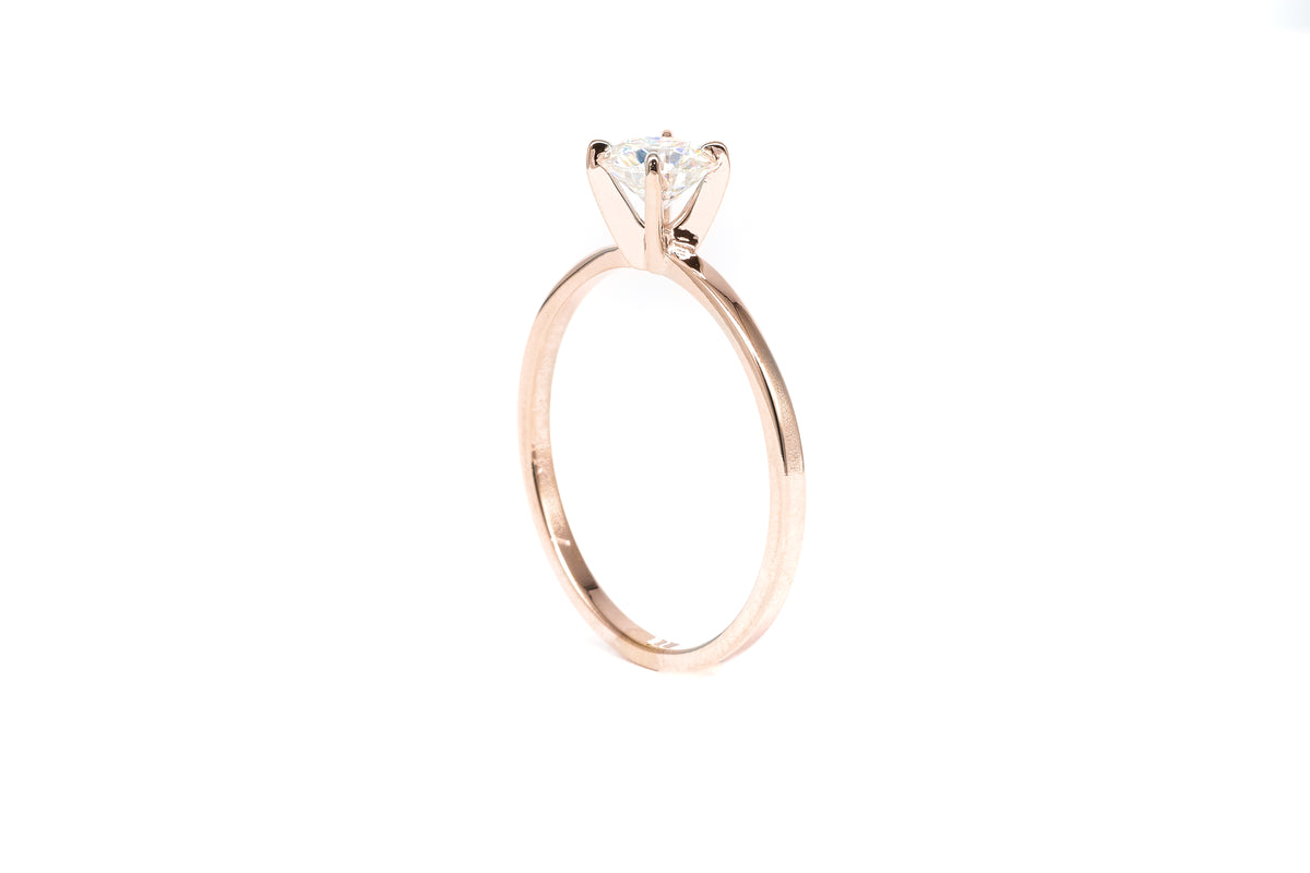 Diamond Solitaire Ring in 18 Karat Rose Gold (0.85 Carat)